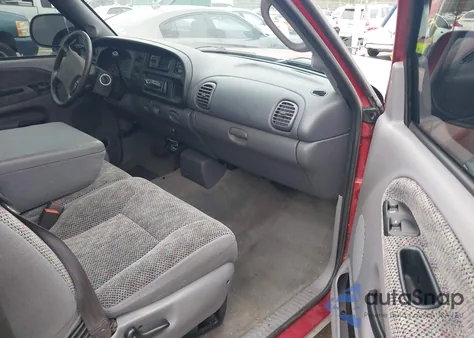 1999 Dodge Ram 1500 St z USA, uszkodzony, nr VIN 3B7HC13Z5XM546925